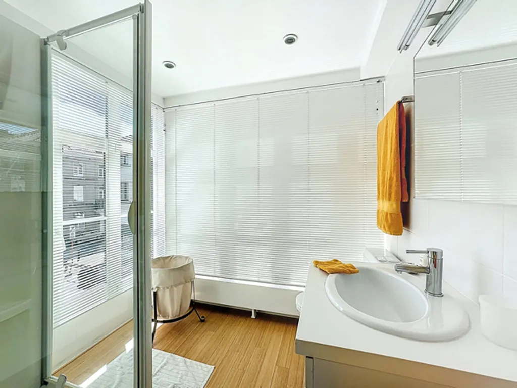 Bathrooms - Charmant House with Garden near Uccle