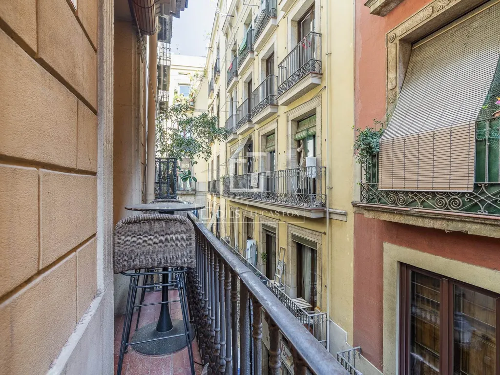 Balcon - Apartment with Patio in Barcelona's Gothic Quarter