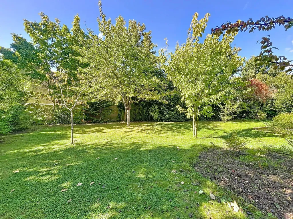 Aed - Planned House with Garden in Chatou
