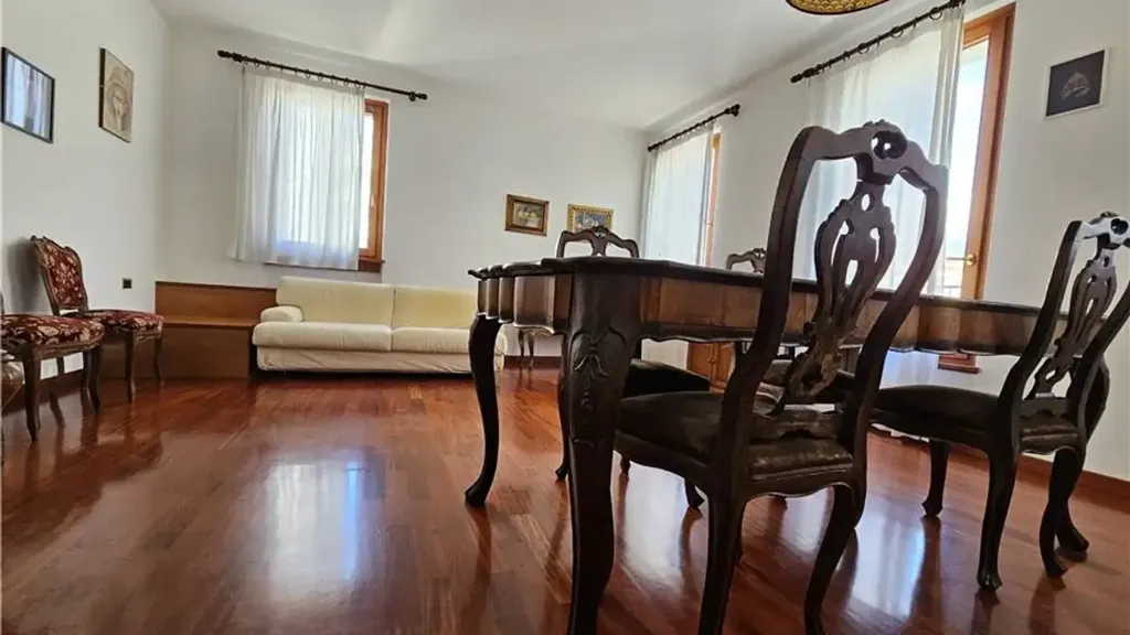 Salle à manger - Apartment with Terrace in Belluno Centre