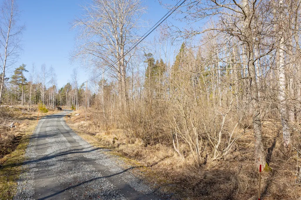 Aed - Unbuilt Plot with Sea Access in Västerbyn