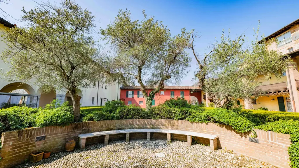 Aed - Duplex in Exclusive Residence, Castegnato