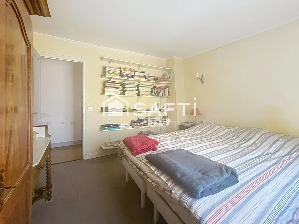 Camere da letto - Characterful Apartment with Rooftop View in Béziers