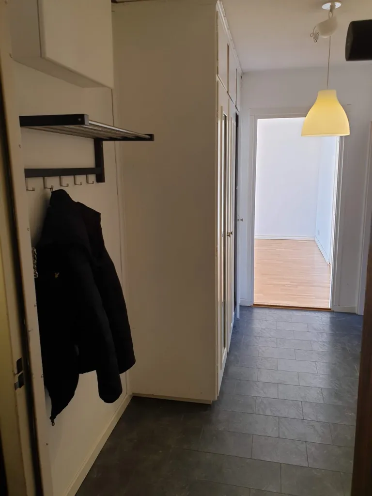hallway_entrance