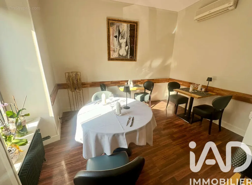 Dining Room - Restaurant with Terrace in Saint-Germain-Les-Arpajon