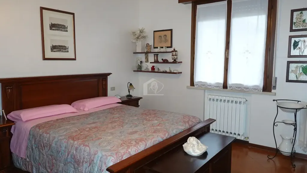 Chambres - Modernised Apartment with Balcony in Suzzara