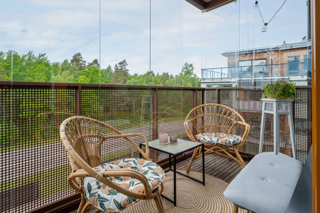 Balcon - Modern Apartment with Double Balconies in Valla