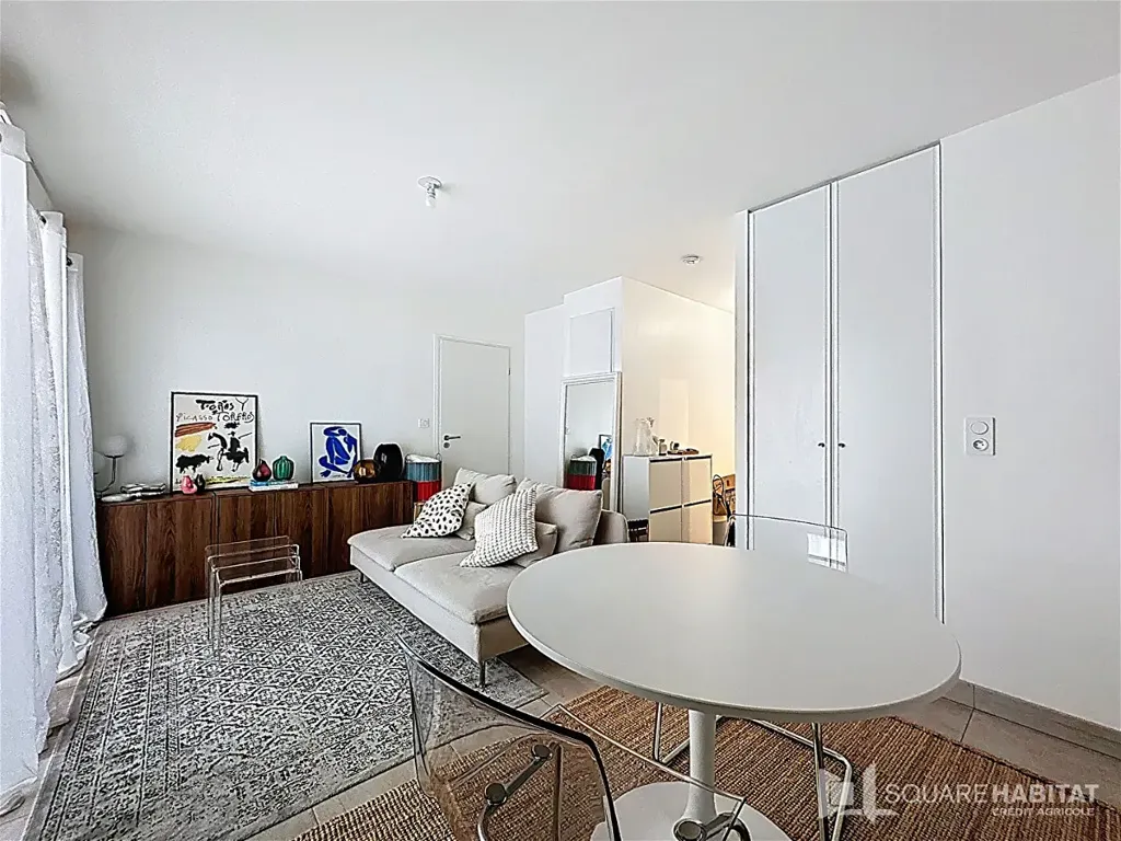 Elutuba - Modern 2-Bed Apartment with Balcony in Rennes Centre