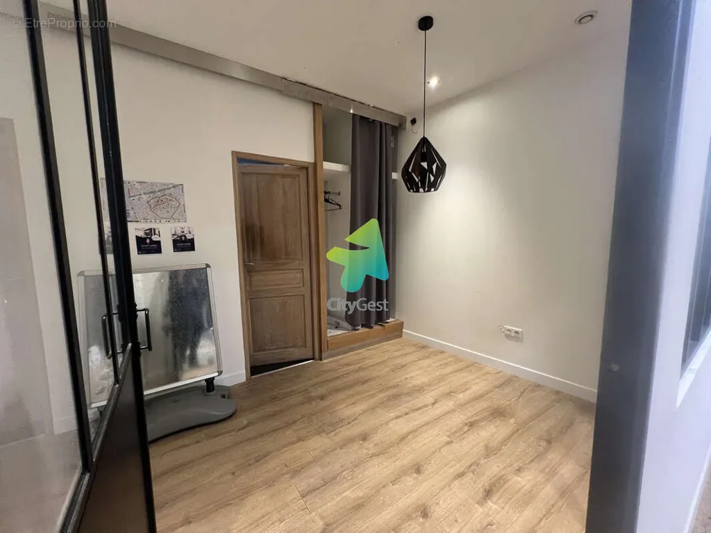 Esik - Commercial Space in Perpignan City Centre