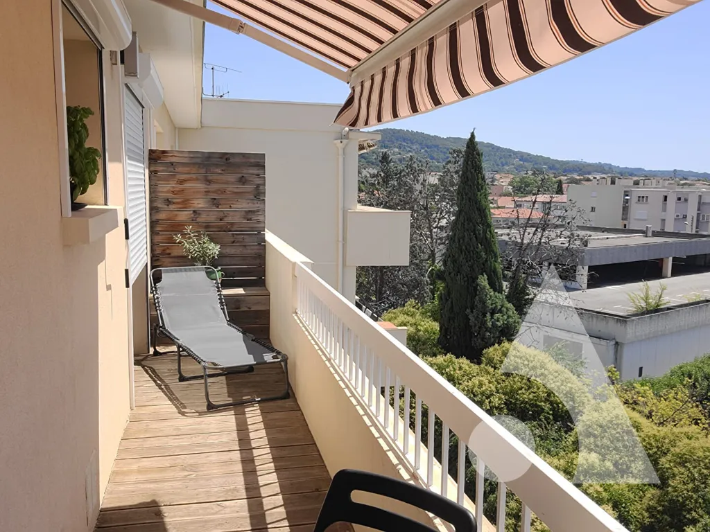 Rõdu - Modernised Flat with Balcony in Draguignan