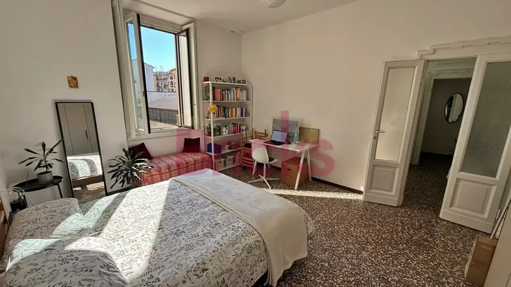Chambres - Appartement 2 pièces à IT