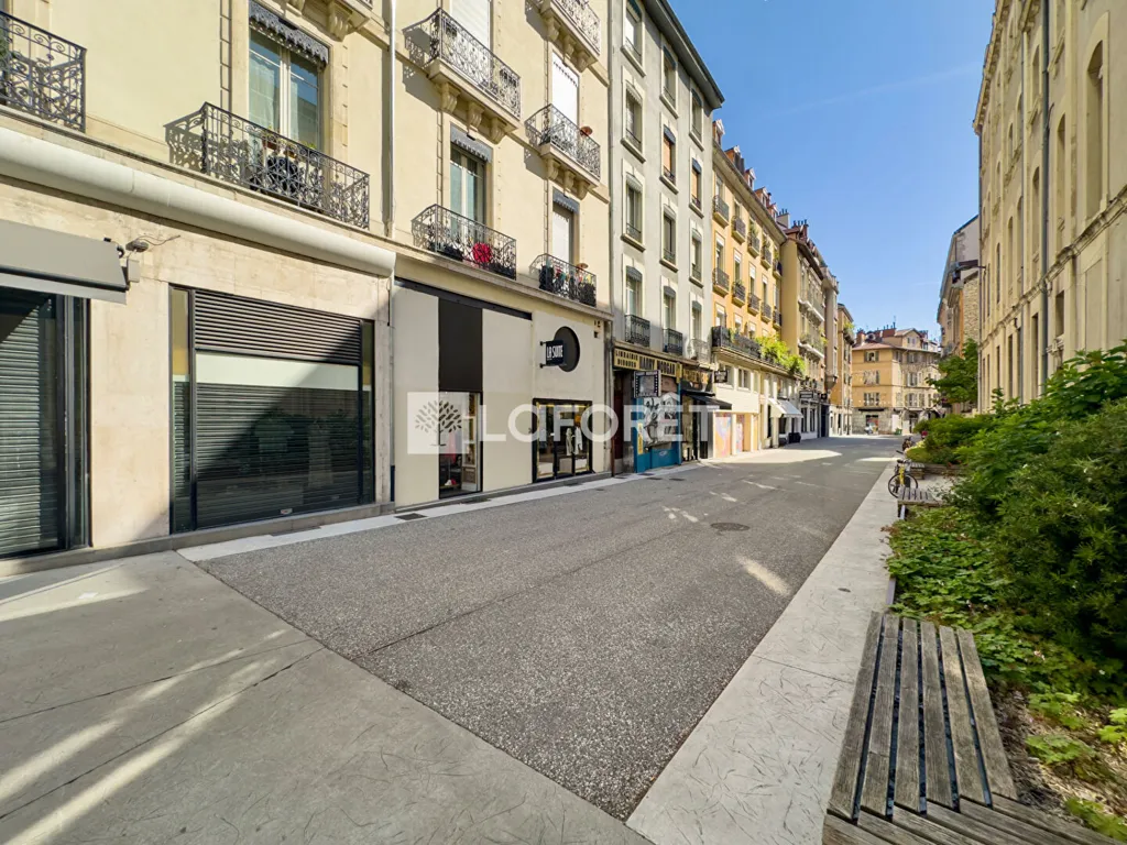 Välivaade - 2-Bedroom Flat in Grenoble Centre