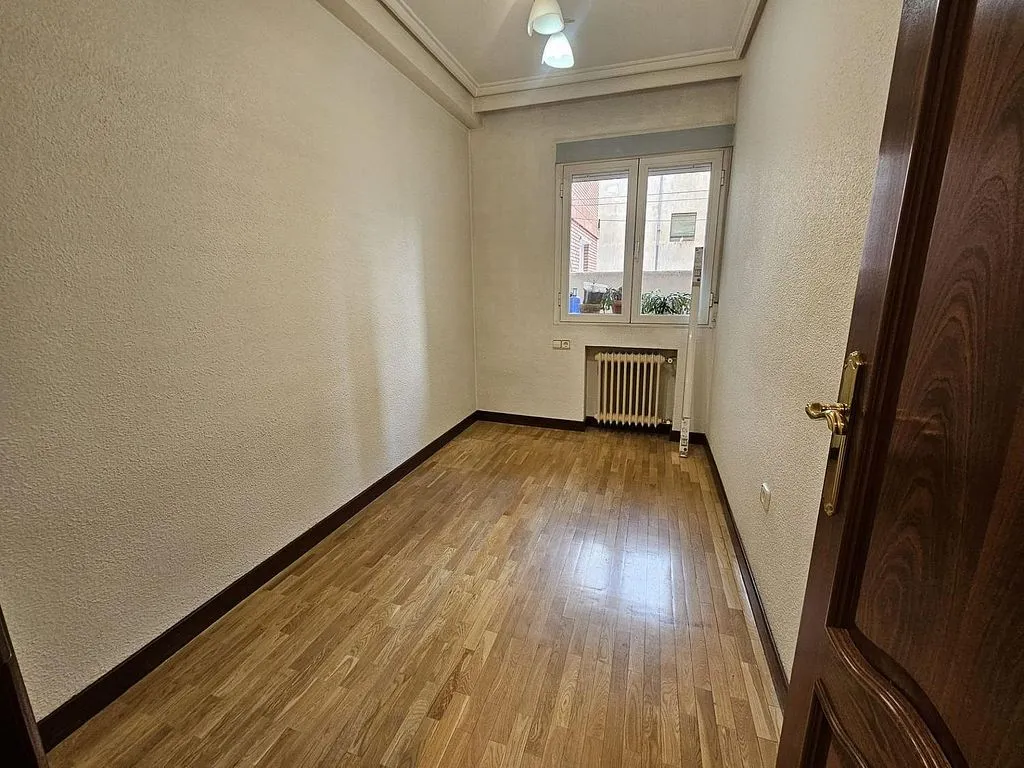 Toad - Apartment with Garage in Salesas
