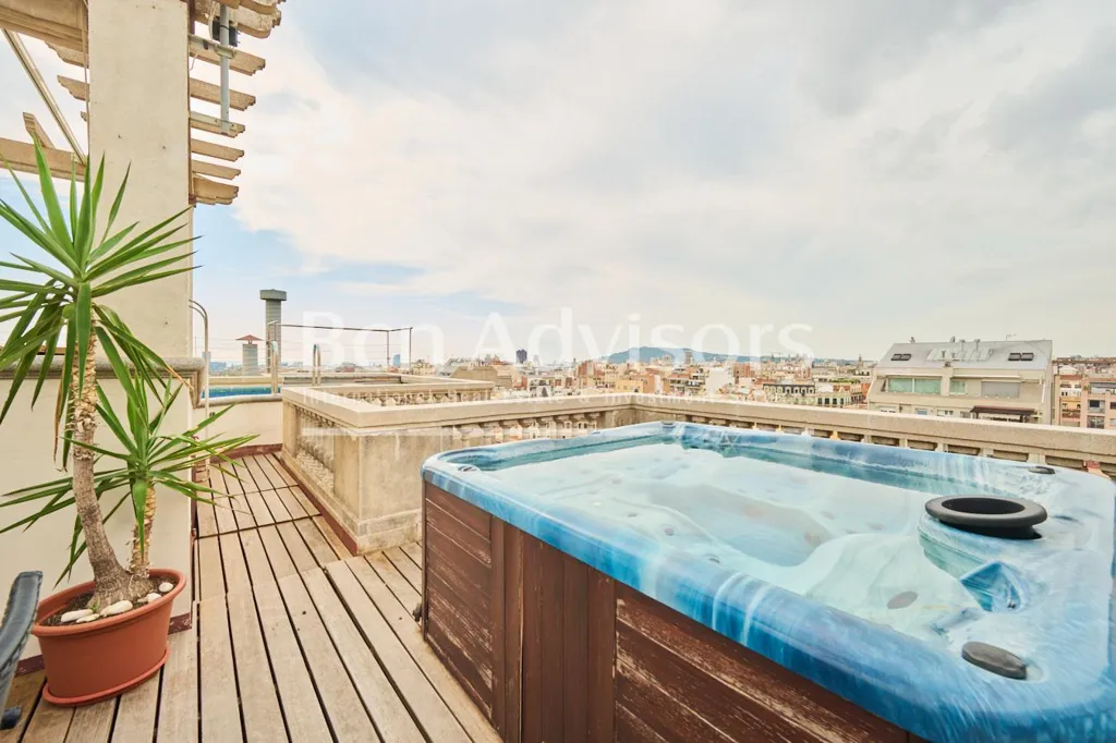 Terrass - Penthouse with Rooftop Pool in Dreta de l'Eixample, Barcelona