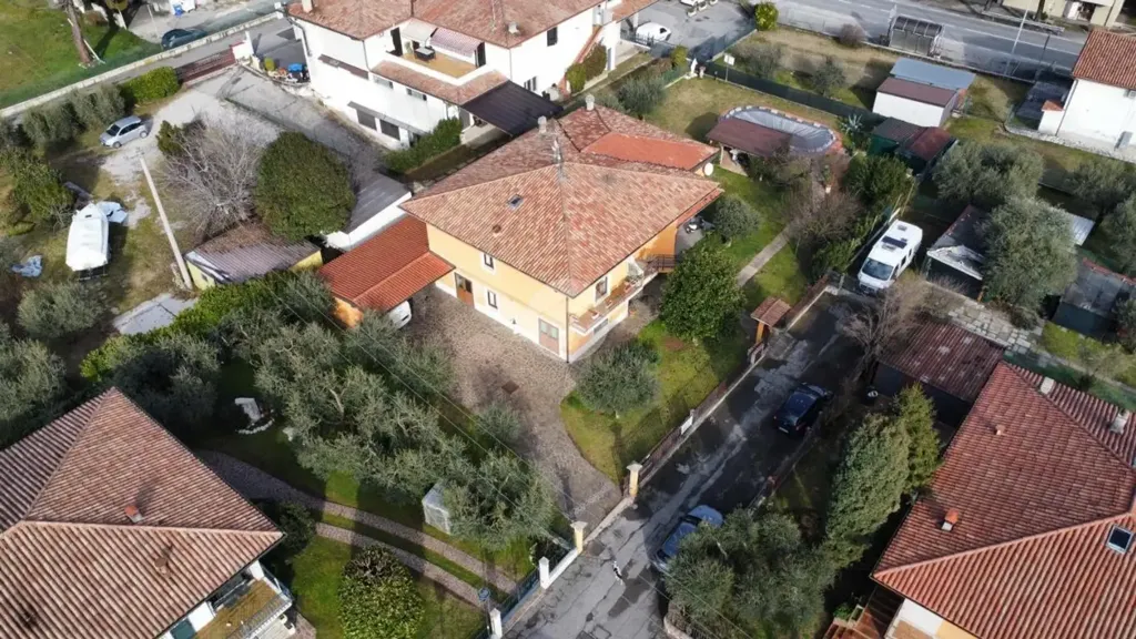 Õhuvaade - Villa with Pool in Puegnago Sul Garda