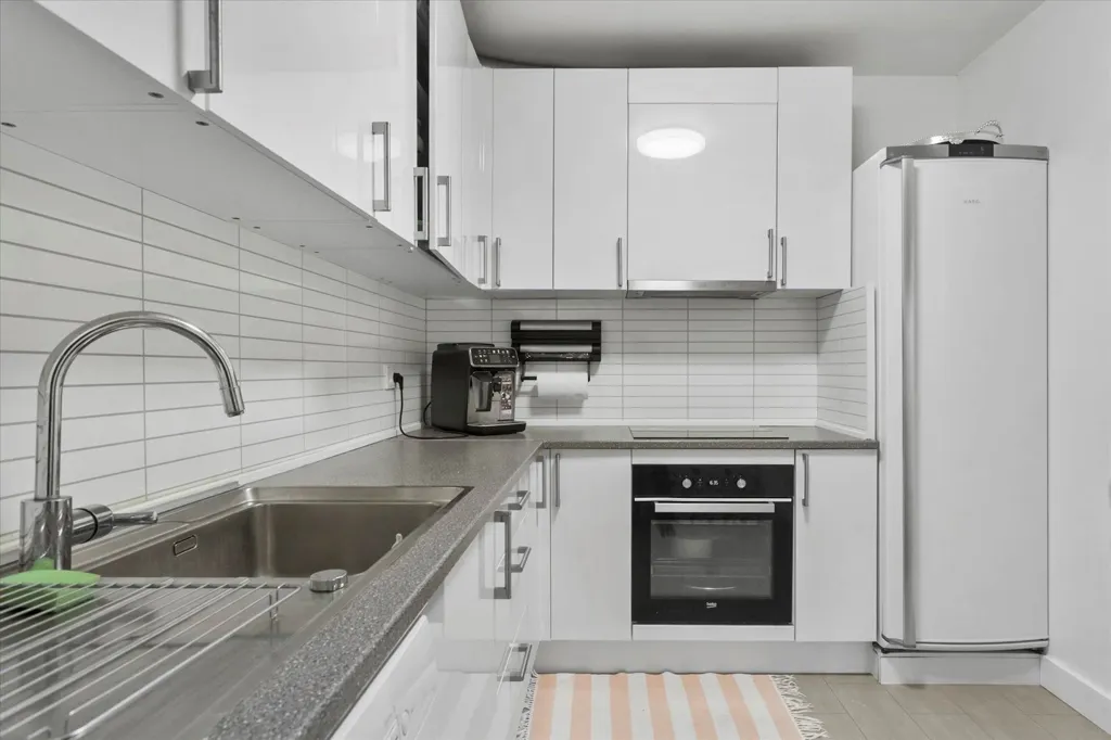 Cuisine - 3-Room Apartment with Balcony in Central Maribo