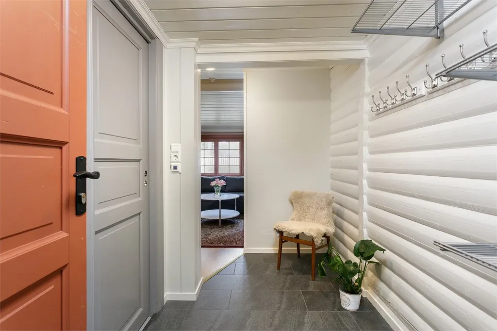 hallway_entrance