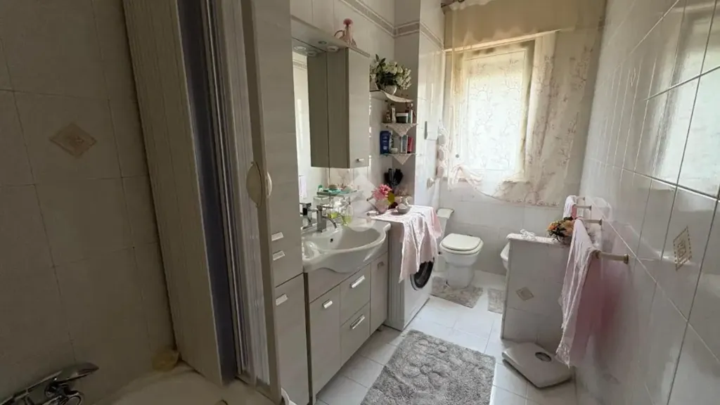 Vannitoad - 3-Room Apartment with Balcony in Palermo