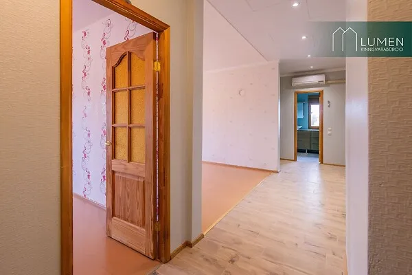 hallway_entrance