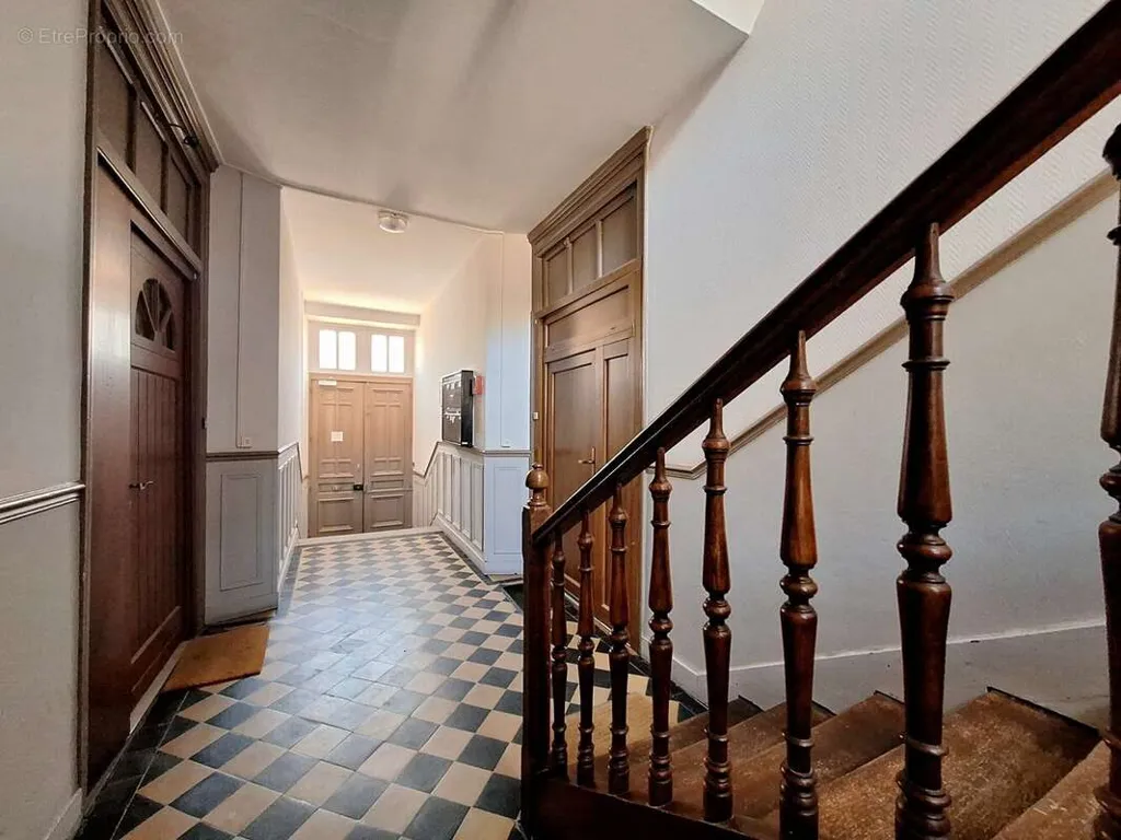 hallway_entrance