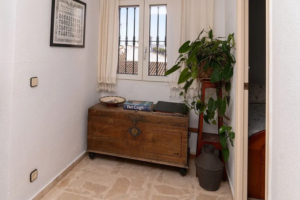 hallway_entrance