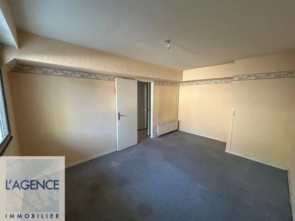 Rooms - T3 Flat for Renovation in Moissons