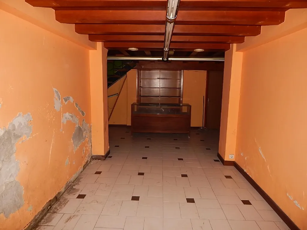Esik - Commercial Premises with Shopfront in Santander