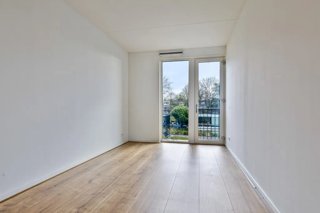 Toad - Waterfront Apartment in Utrecht