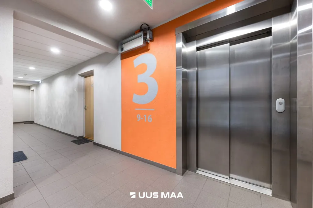hallway_entrance