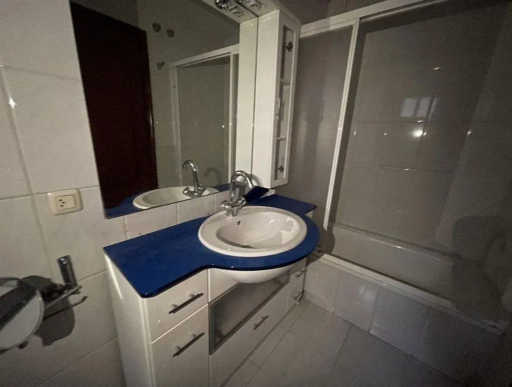 Salles de bain - Apartment with Large Windows in Vigo