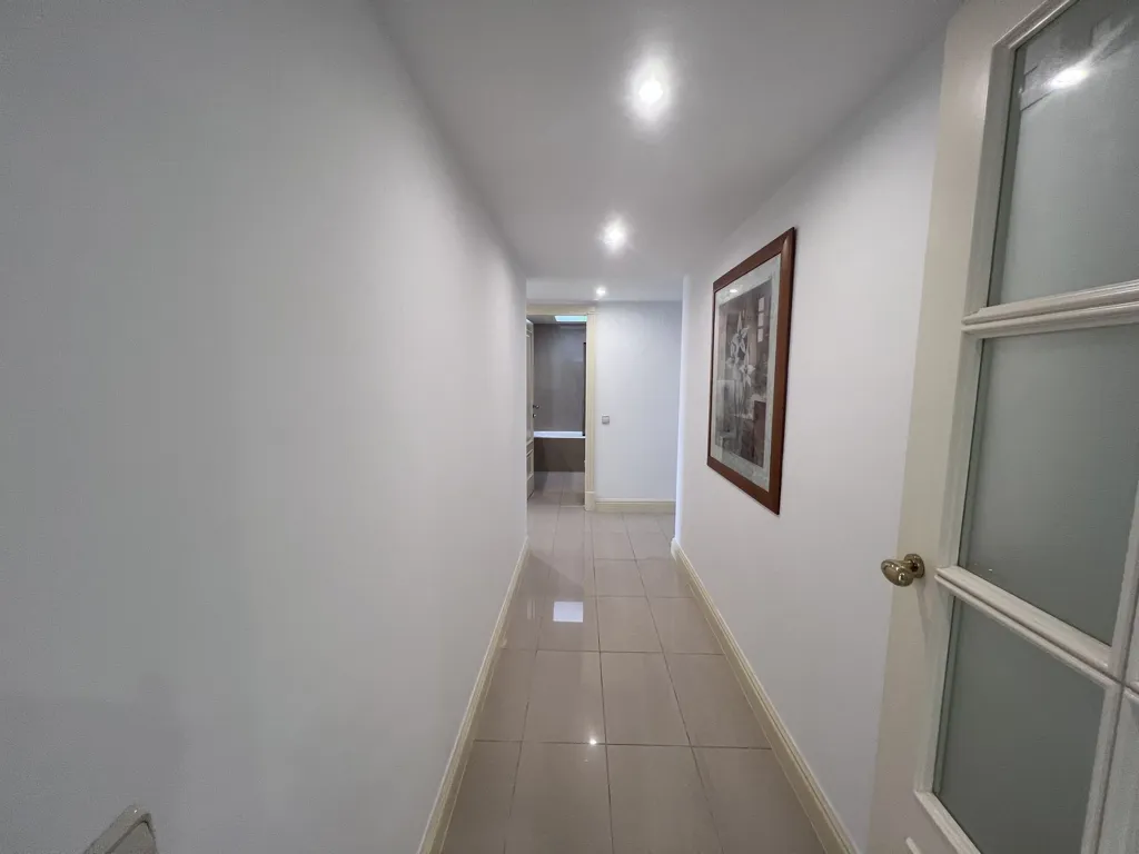 Entrée - Penthouse with Private Solarium on Seafront Promenade
