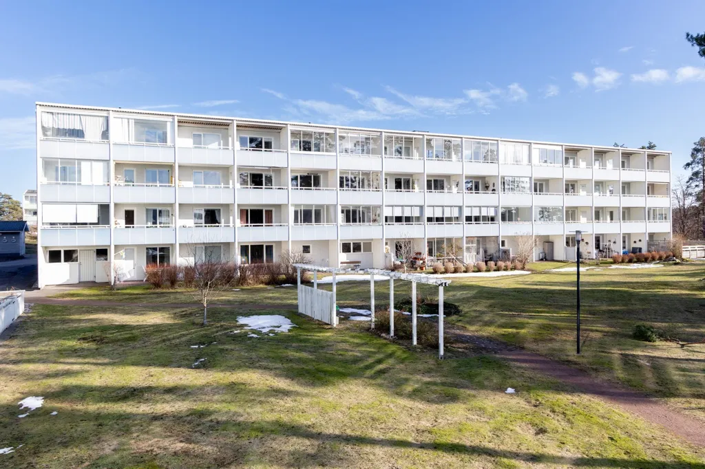 Extérieur - Two-Bedroom Flat with Three Balconies in Åsa