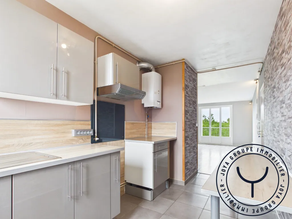 Cuisine - Appartement Traversant avec Double Exposition à Saint-Julien-les-Villas