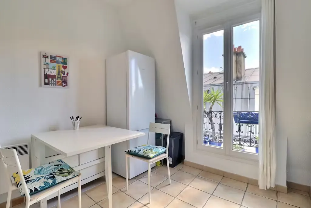Söögituba - Furnished Flat on Avenue Philippe Auguste, Paris