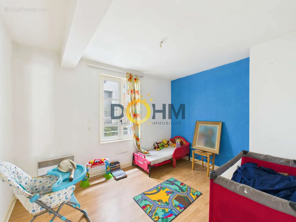 Chambres - Immeuble avec 3 Appartements en Centre Bourg à La Chaise-Dieu