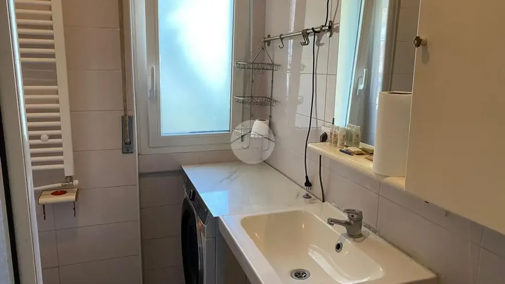 Salles de bain - First Floor Flat with Balcony in Milan South