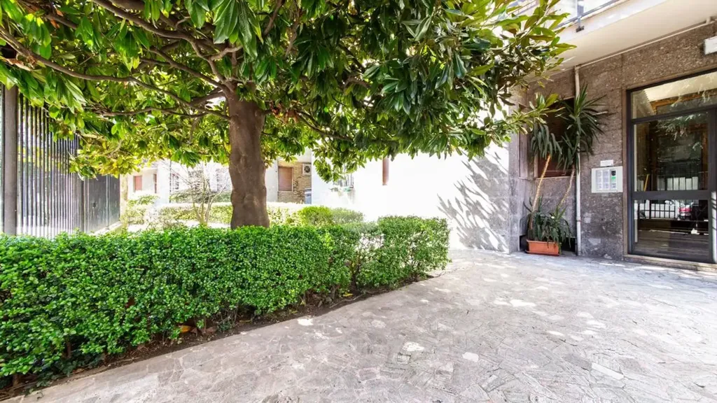 Entrée - Rearfitted Flat with Balcony in Milan