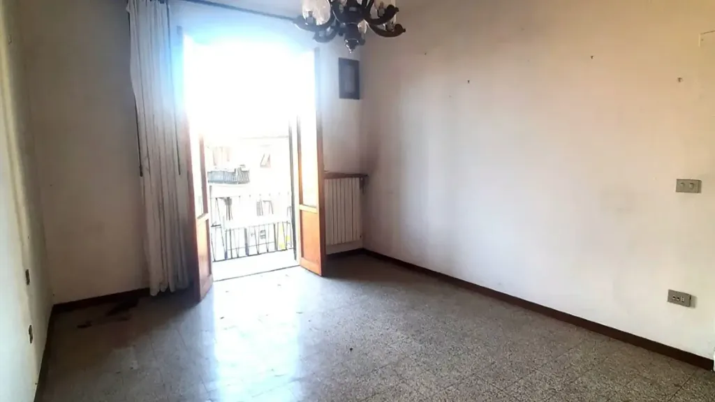 Pièces - Two-Bedroom Apartment with Terrace in Montevarchi