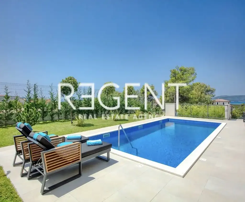 Bassein - New Villa with Pool near Sibenik