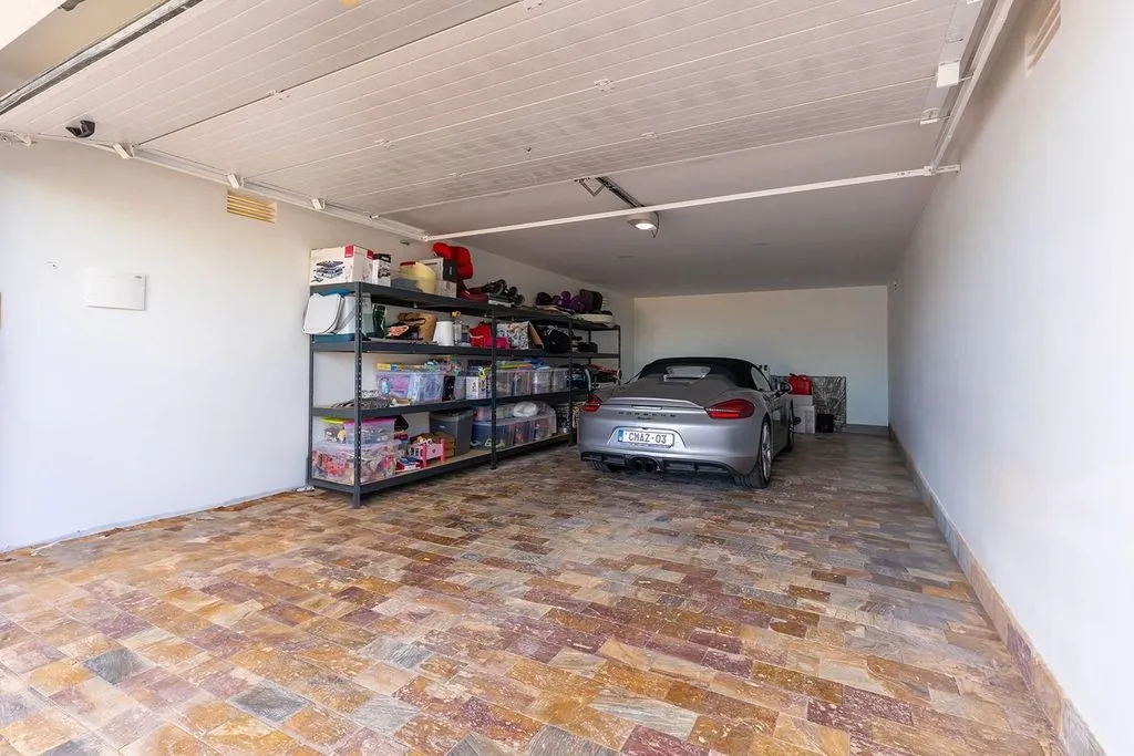 Garage - Luxury Villa with Golf Views in Orihuela