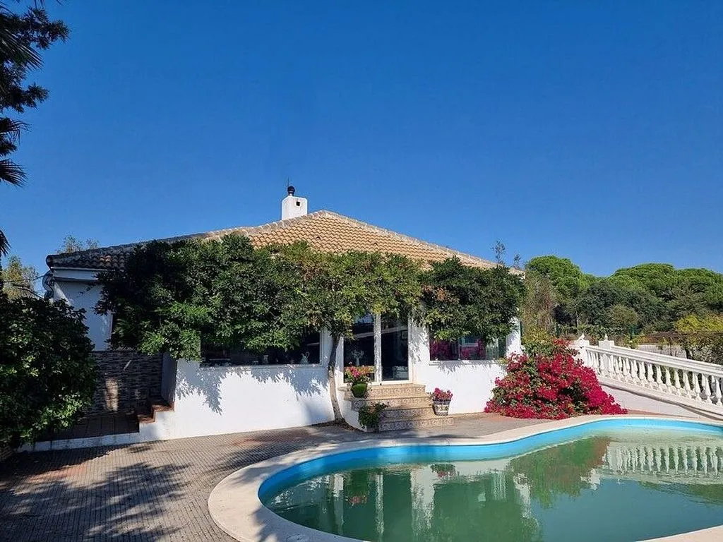 Pool - Rustic House with Pool in Lucena del Puerto