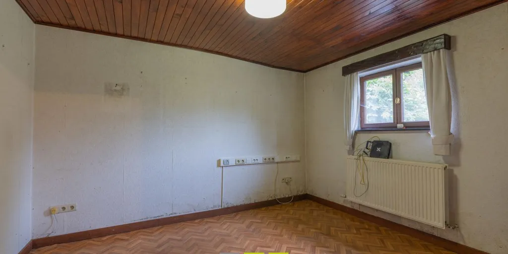 Pièces - Maison à Renover avec Jardin à Maasmechelen