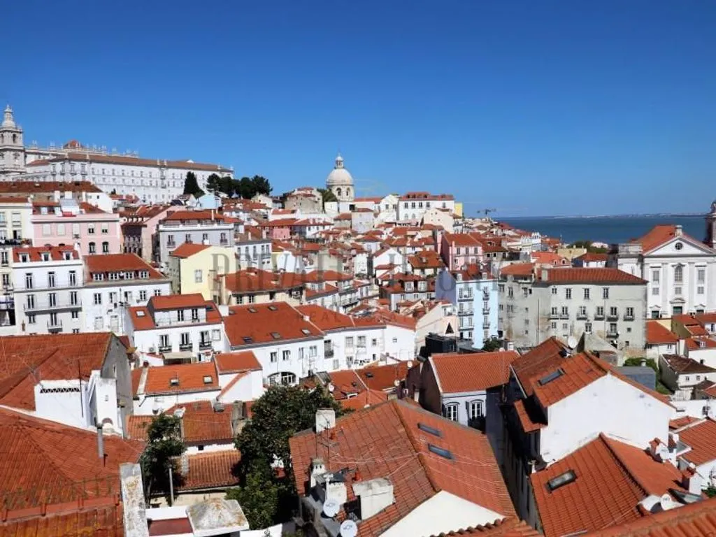 Välivaade - Luxury Apartment with Waterfront View in Alfama