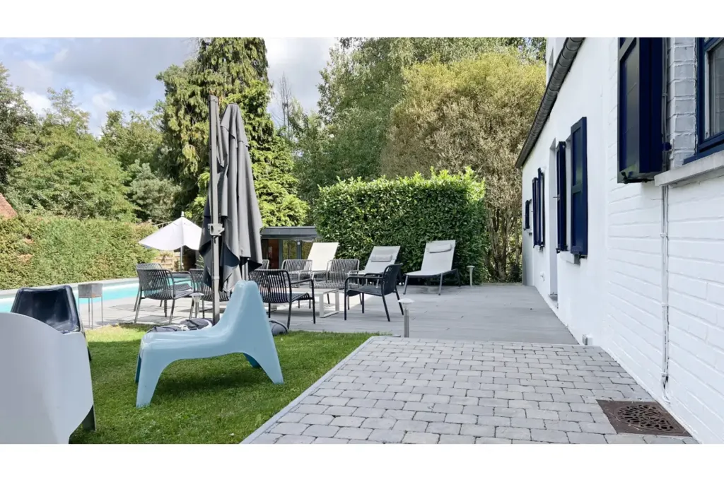 Piscine - Villa 4 façades avec piscine à Bierges