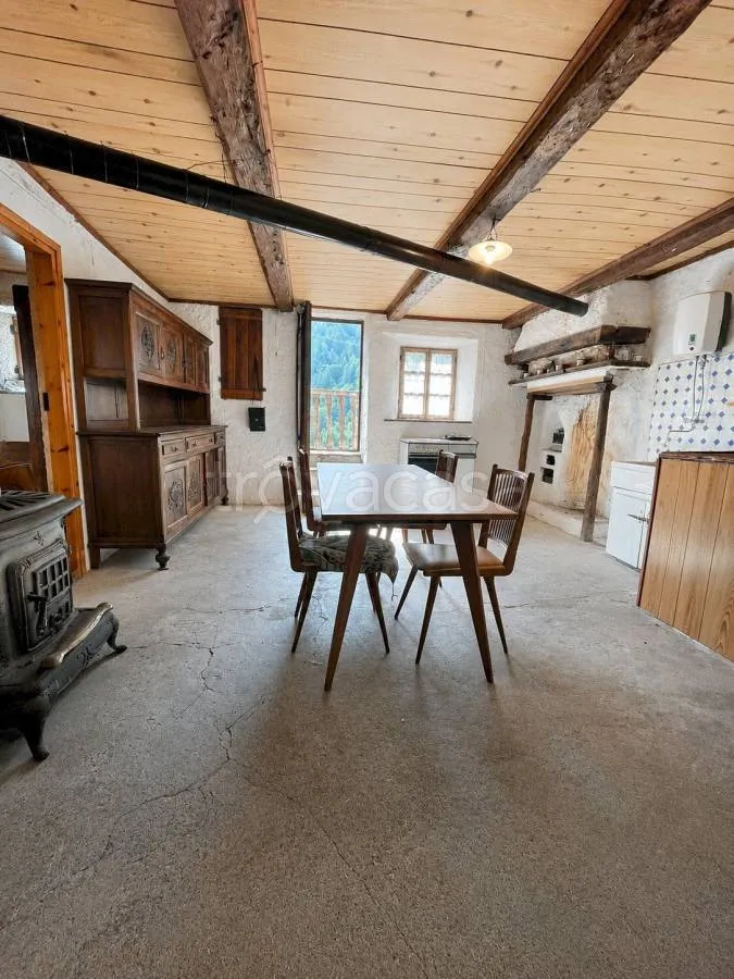 Salle à manger - Alpine Baita with Mountain Views in Canosio