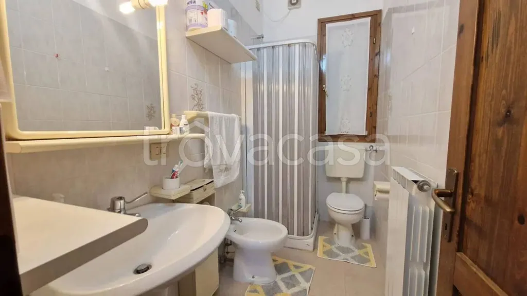 Salles de bain - Two-Bedroom Apartment with Private Garden in Comacchio