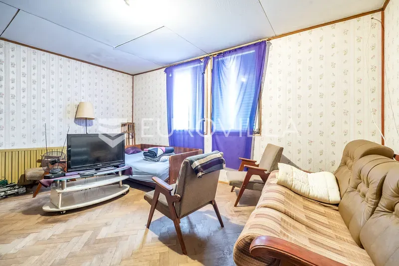 Séjour - Plot with House in Donja Dubrava, Zagreb