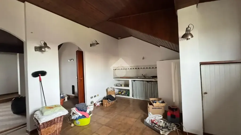 Pièces - Mansard Apartment with Central Location in Marano Ticino