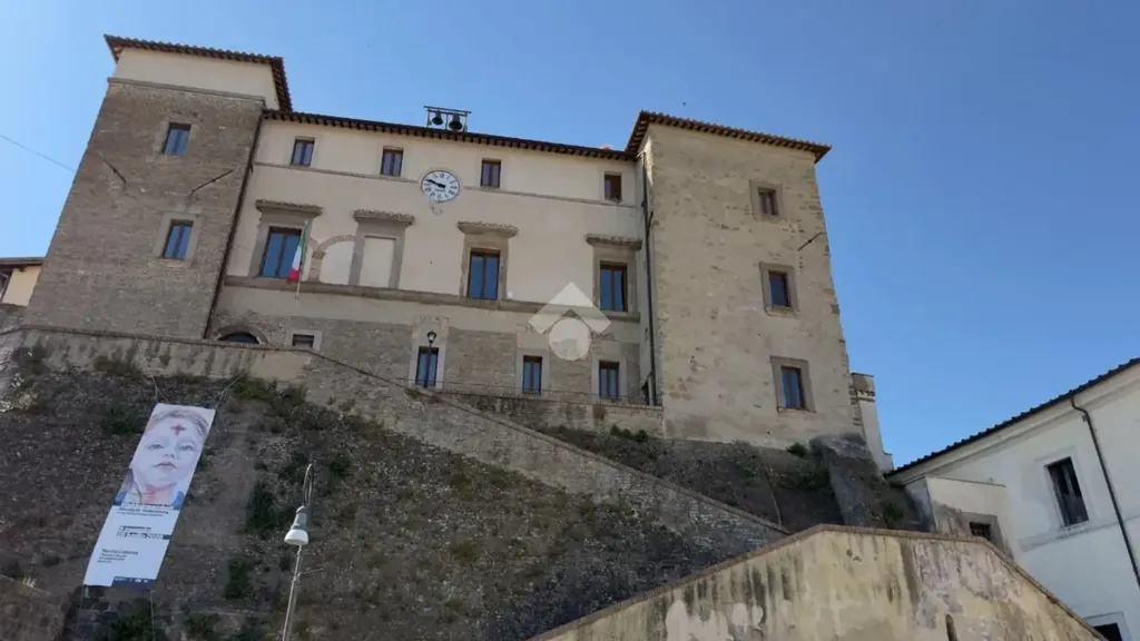 Välivaade - Bright Studio with Potential for Conversion in Castelnuovo di Porto