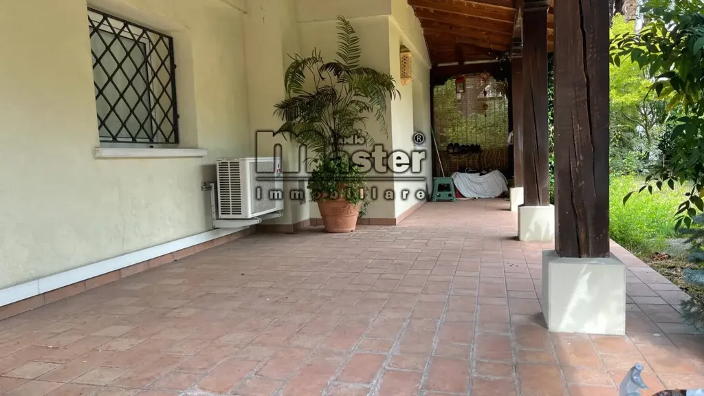 Terrass - Villa with Garden in Treviso